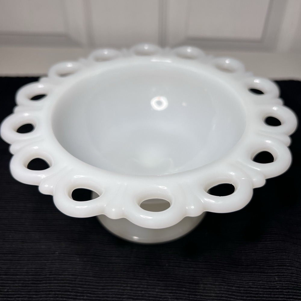 Vtg Anchor Hocking "Old Colony" Lace Edge Milk Glass Pedestal Bowl